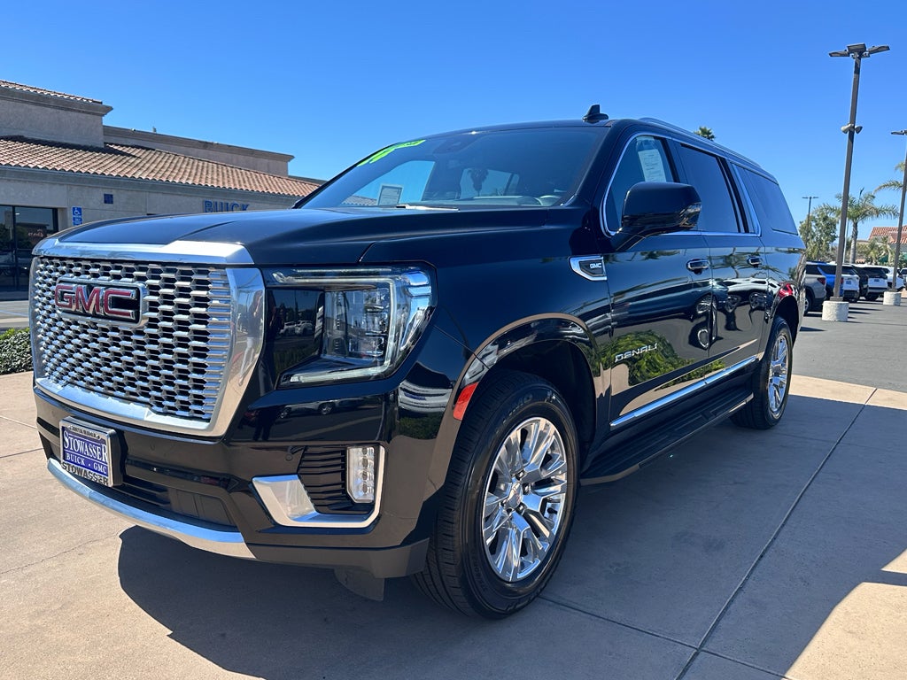 2024 GMC Yukon XL 4WD 4dr Denali in Onyx Black — front three-quarter view