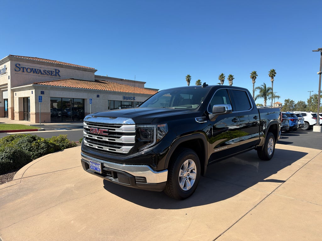 2026 GMC Sierra 1500 SLE in Onyx Black — front three-quarter view